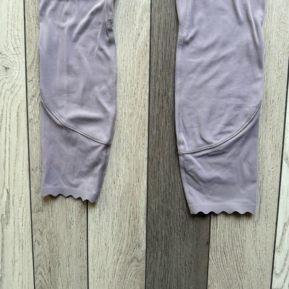 Lululemon Purple High-Waisted Leggings with Smooth Stretch Fabric size 2 - Picture 3 of 8